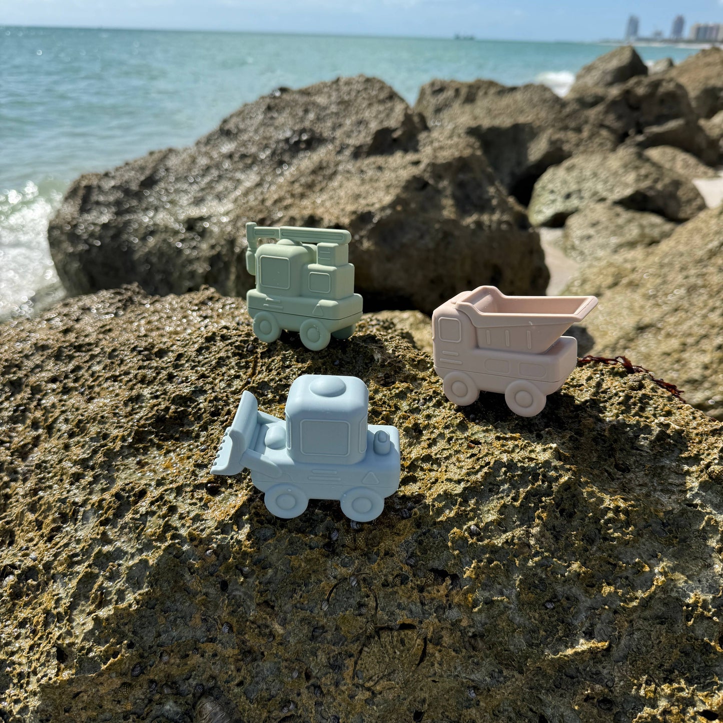 Ali+Oli Squirt Water Bath Toy Set (Construction) Mold Free