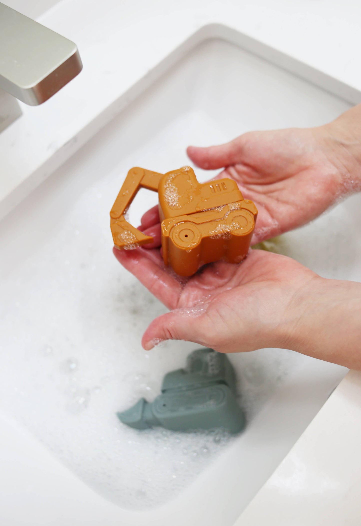Construction Vehicle Mold Free Silicone Bath Toy Set 